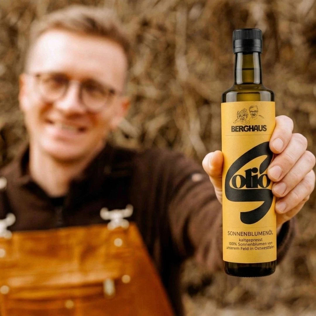 Bio Sonnenblumenöl kaltgepresst aus OWL. Eigene Ernte vom Berghaus für die Zubereitung von Bio Tempeh
